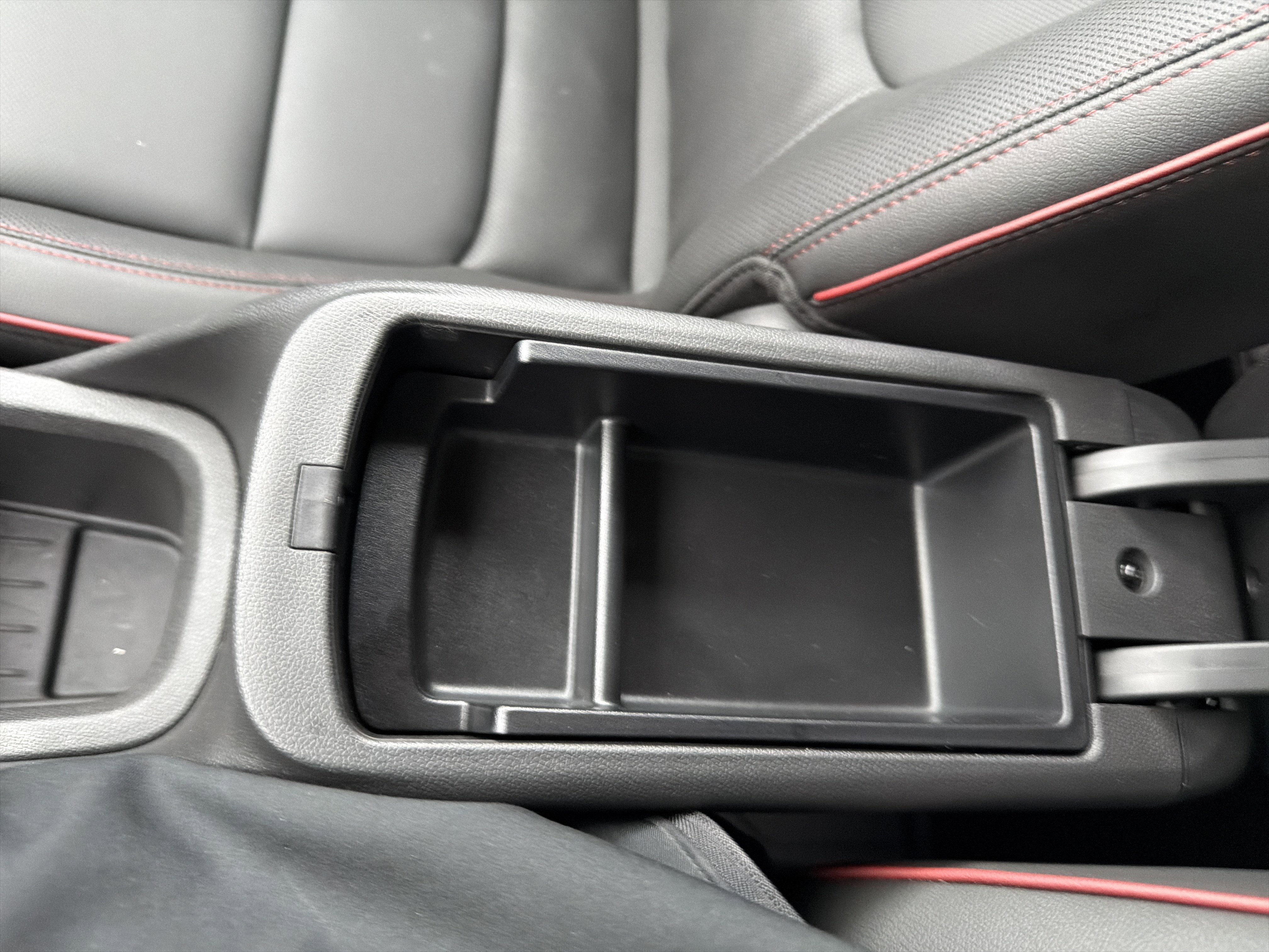 Used 2024 Chevrolet TrailBlazer RS w/ Driver Confidence Package image 35