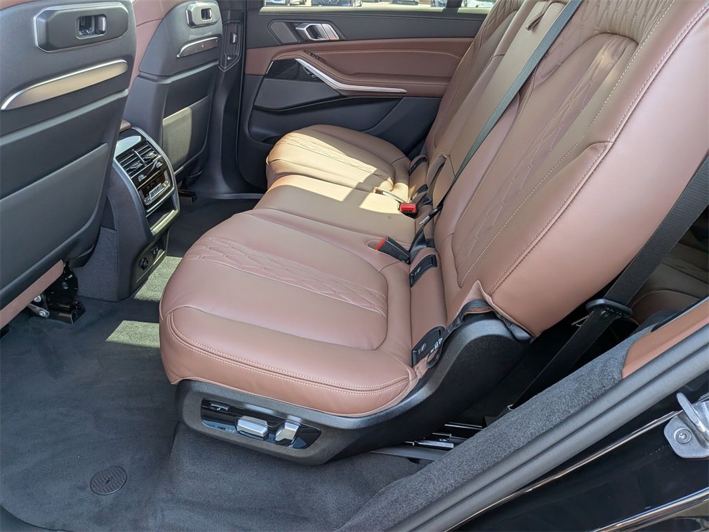 New 2026 BMW X7 M60i image 34