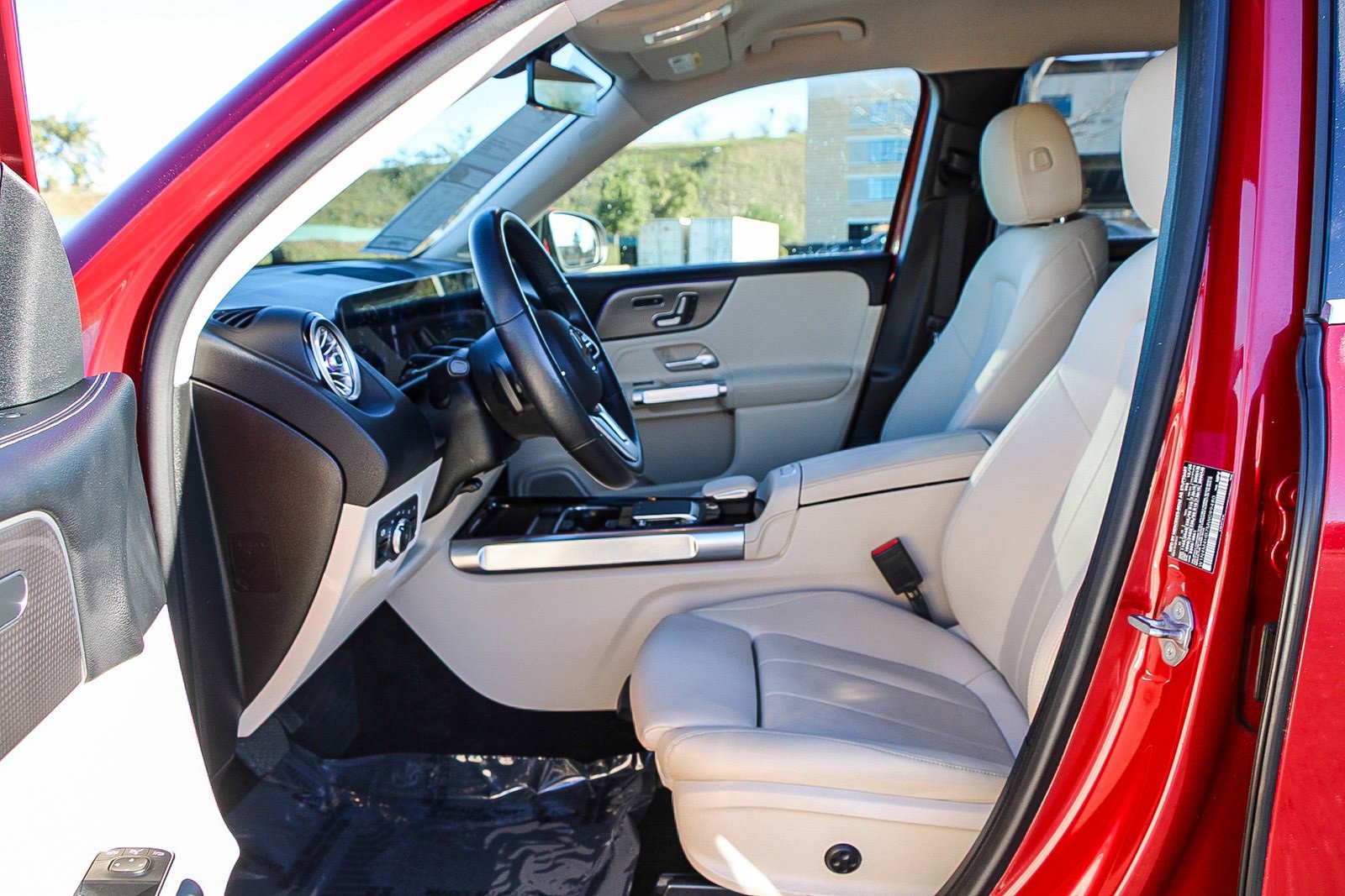 Used 2021 Mercedes-Benz GLB 250 4MATIC image 18