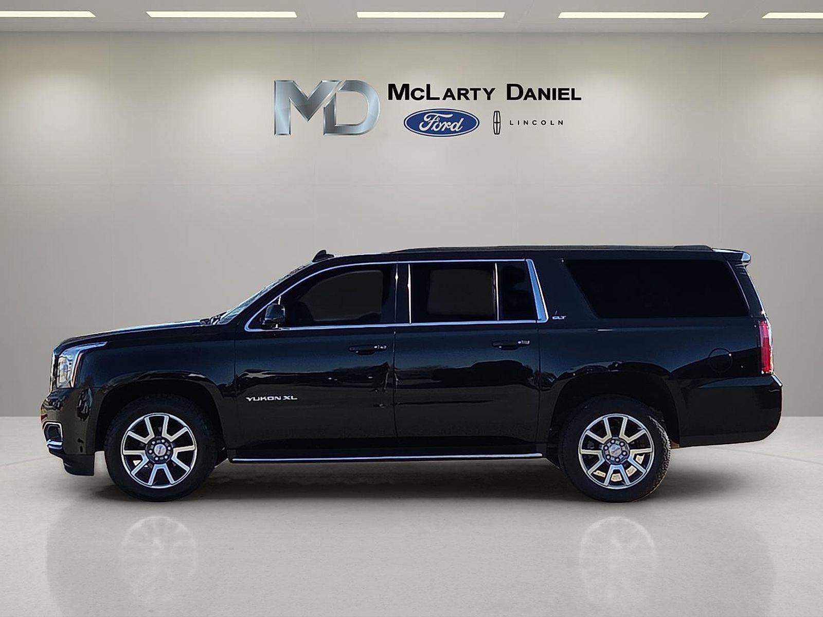 Used 2020 GMC Yukon XL SLT image 3