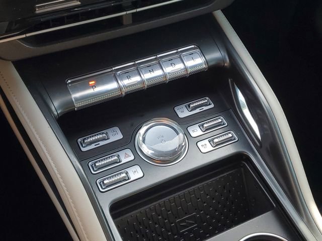 Certified 2024 Lincoln Nautilus Reserve w/ Equipment Group 202A image 24