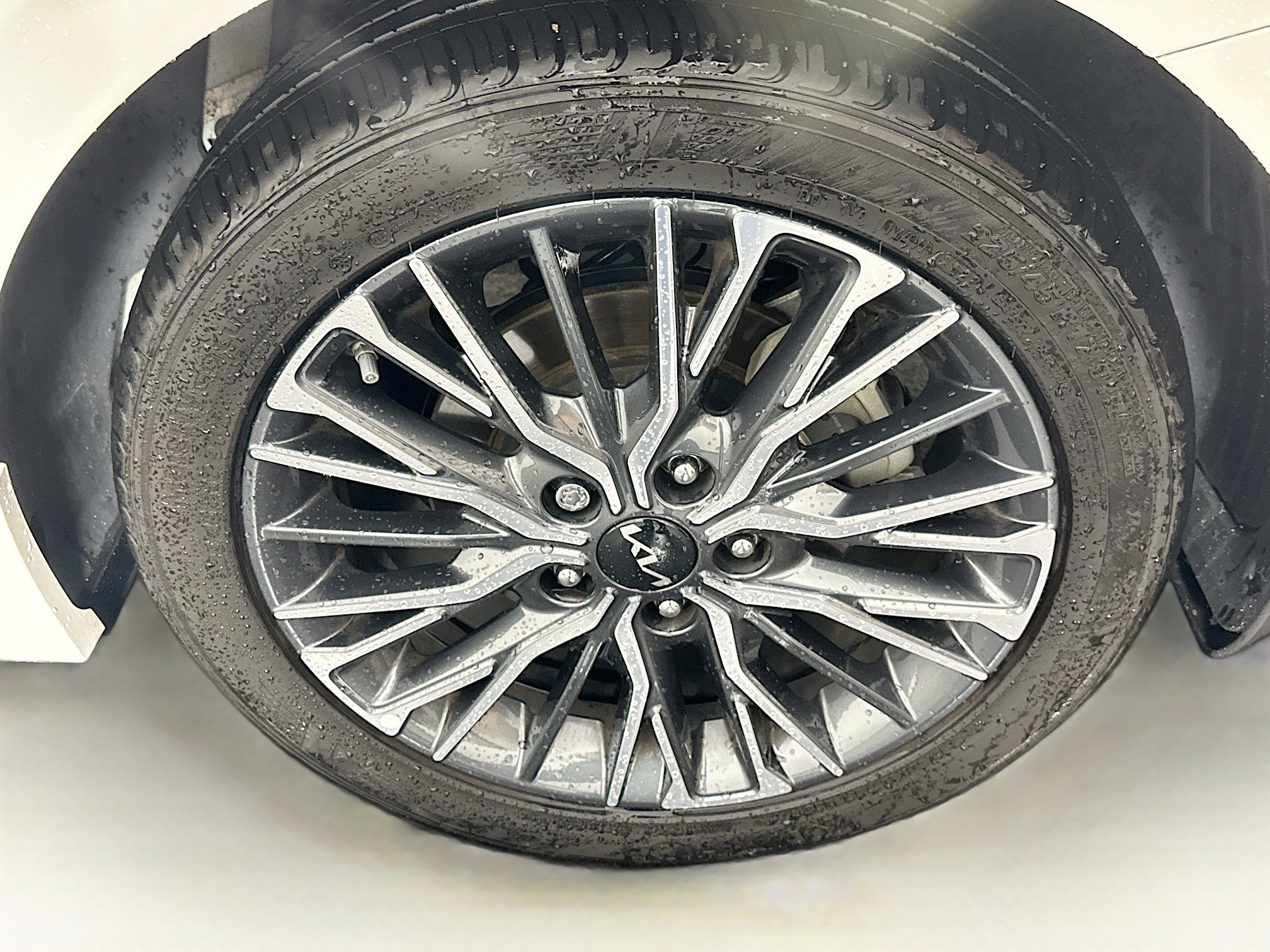 Used 2024 Kia Forte GT-Line image 11