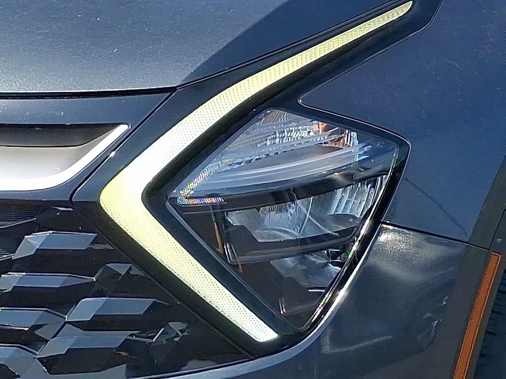 Certified 2023 Kia Sportage EX AWD/4WD image 9