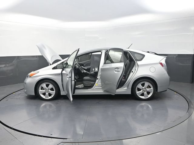 Used 2015 Toyota Prius Five FWD image 33