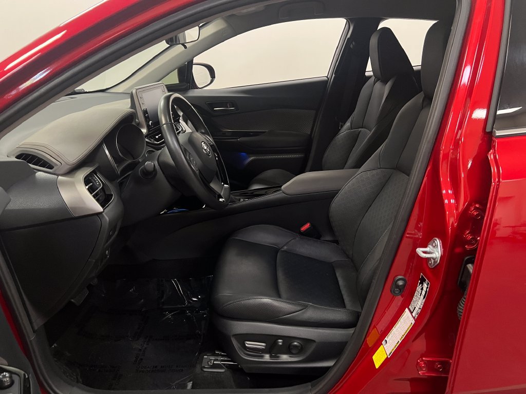Used 2022 Toyota C-HR Limited FWD image 10