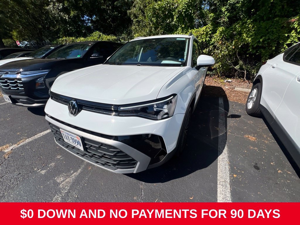 Used 2026 Volkswagen Taos SE FWD image 1