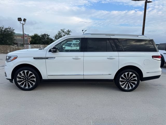 Used 2023 Lincoln Navigator L Reserve AWD/4WD image 11
