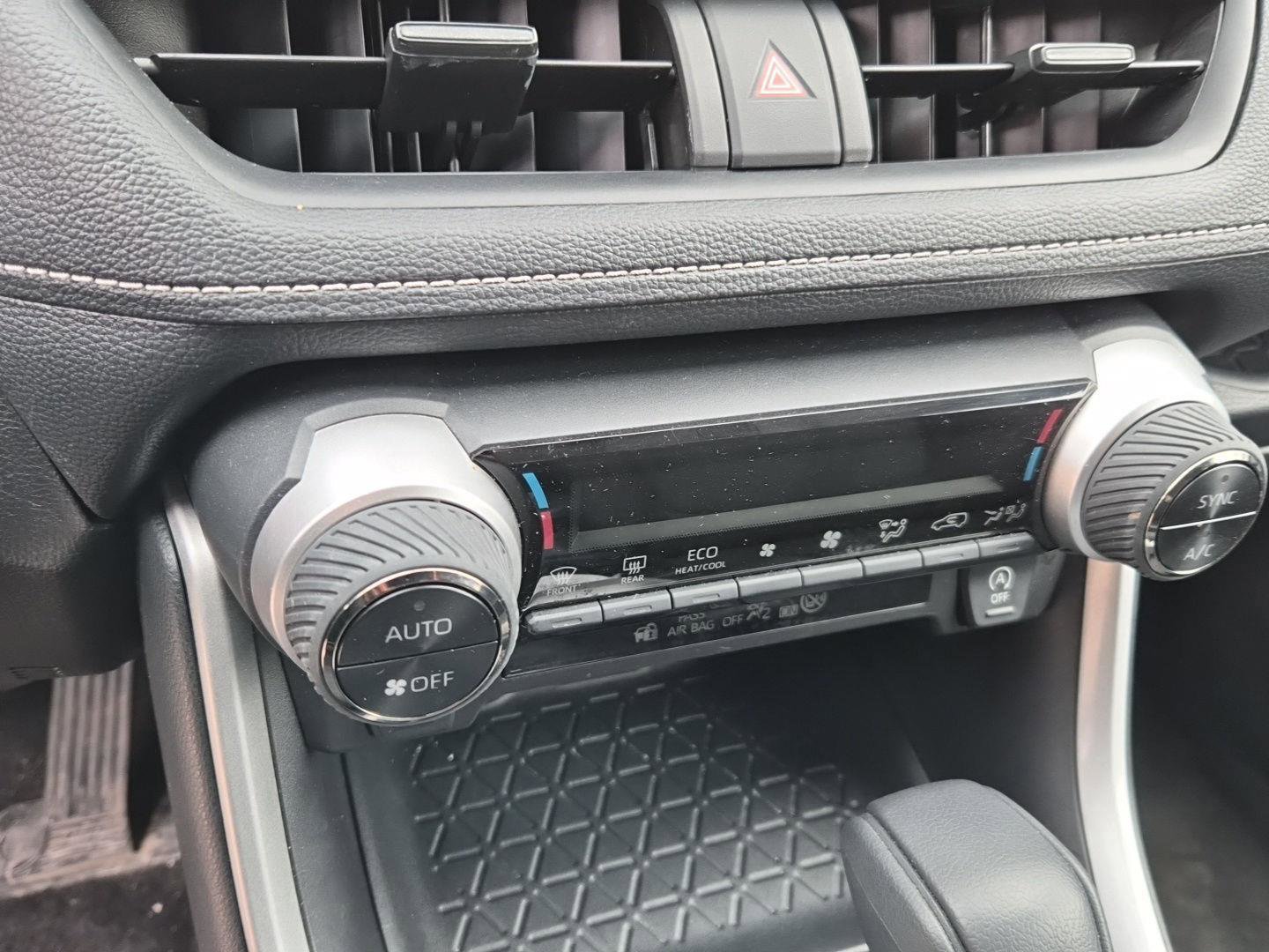 Used 2025 Toyota RAV4 XLE image 21