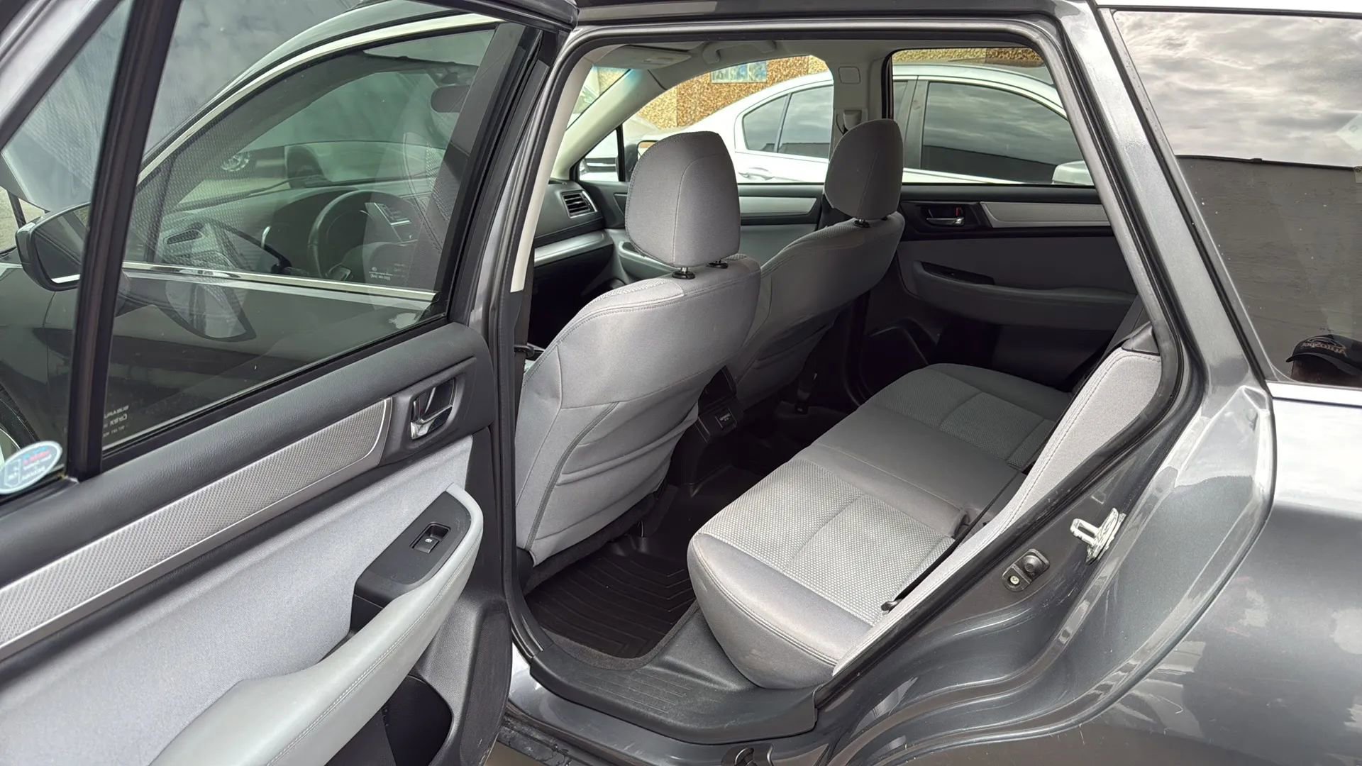 Used 2018 Subaru Outback 2.5i Premium image 28