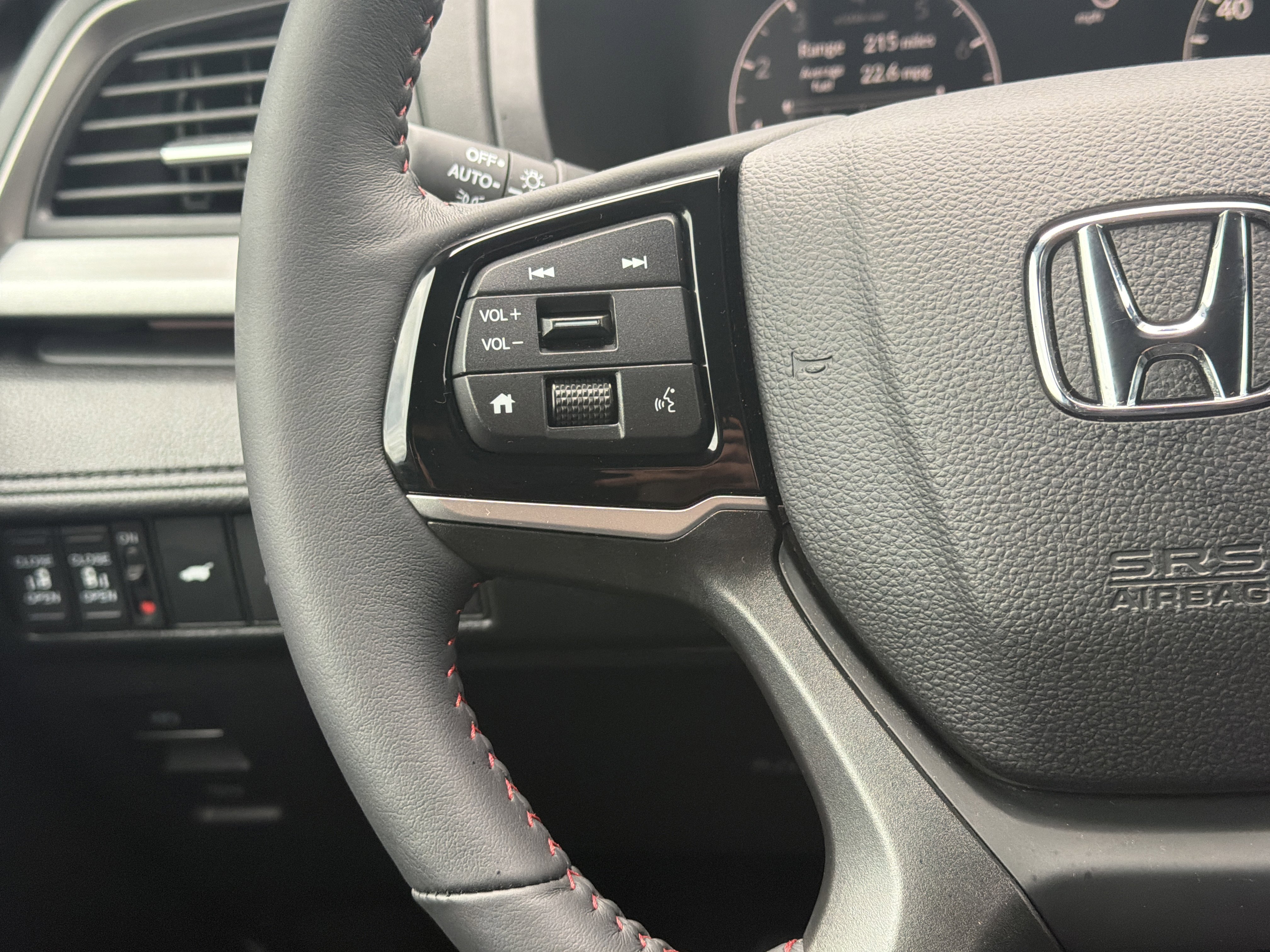 Used 2025 Honda Odyssey Sport-L image 21