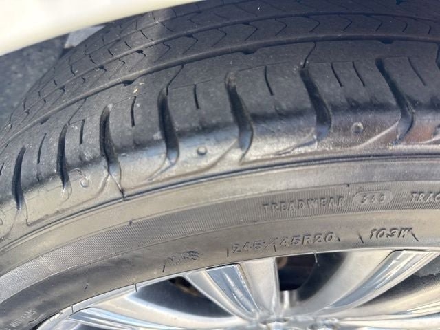 Used 2015 Lincoln MKS w/ Equipment Group 101A FWD image 28
