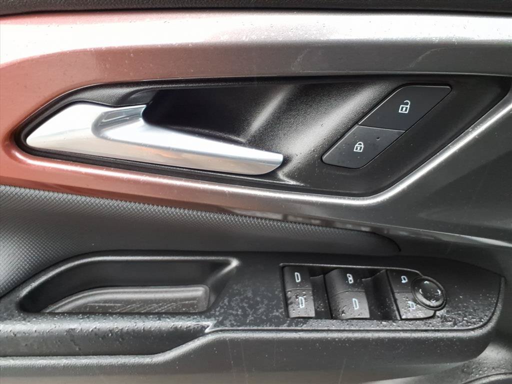 Used 2024 Chevrolet Equinox EV RS FWD image 19