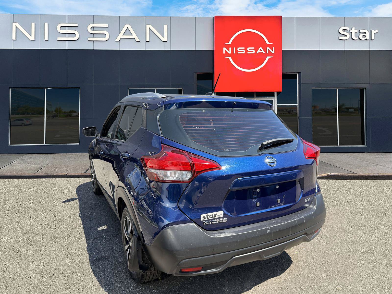 Used 2019 Nissan Kicks SV FWD image 4