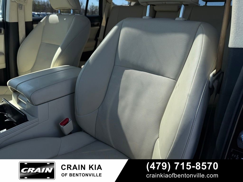 Used 2020 Lexus GX 460 Premium w/ Premium Package image 23