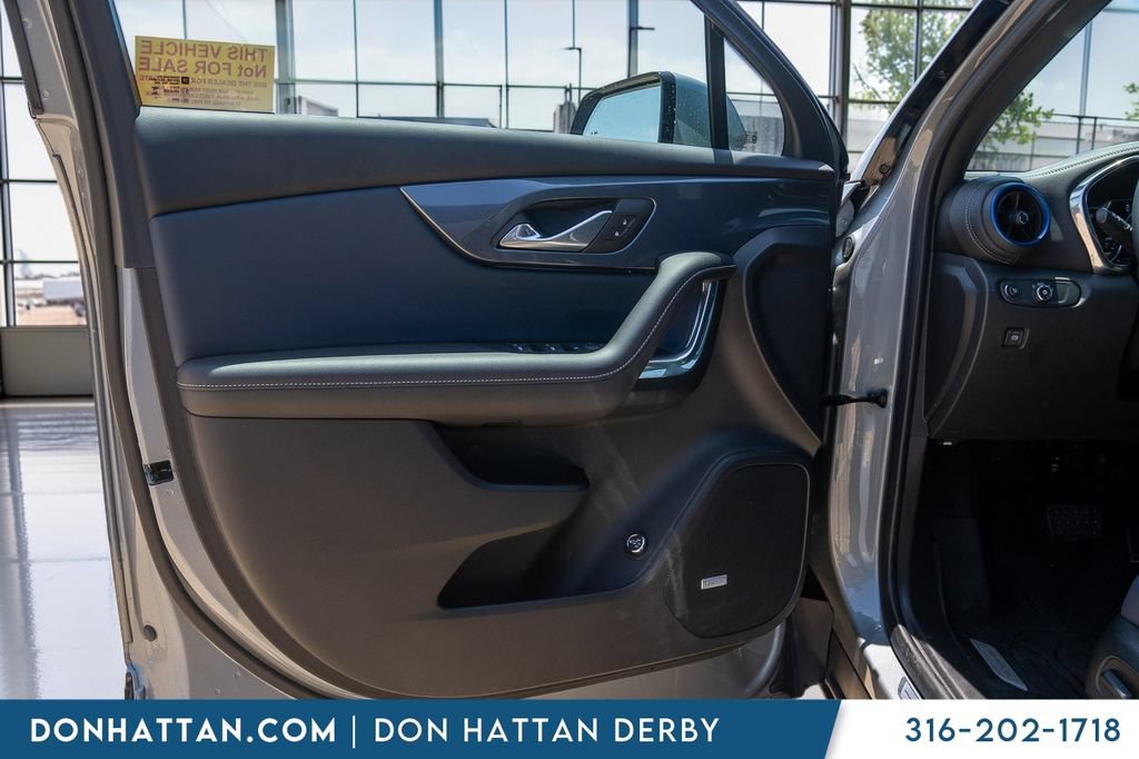 Used 2023 Chevrolet Blazer RS w/ LPO, Floor Liner Package FWD image 17