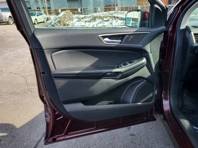 Used 2023 Ford Edge SEL image 9