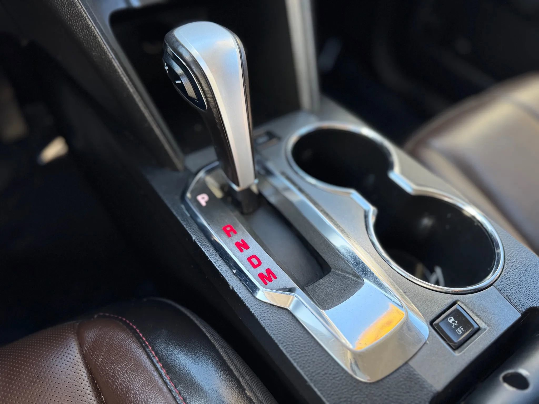 Used 2015 GMC Terrain SLT image 25