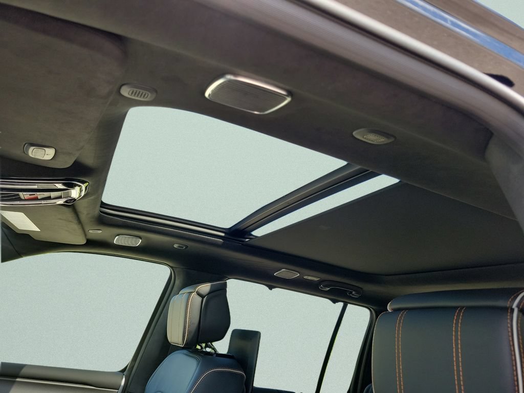 New 2026 Jeep Grand Wagoneer Summit AWD/4WD image 17