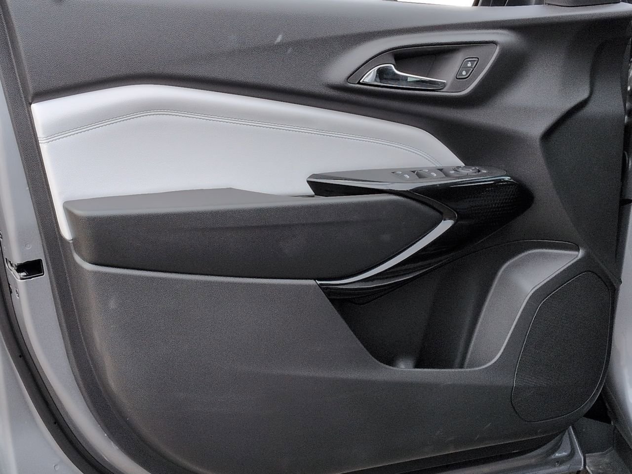 New 2026 Chevrolet Trax LT w/ Driver Confidence Package FWD image 23