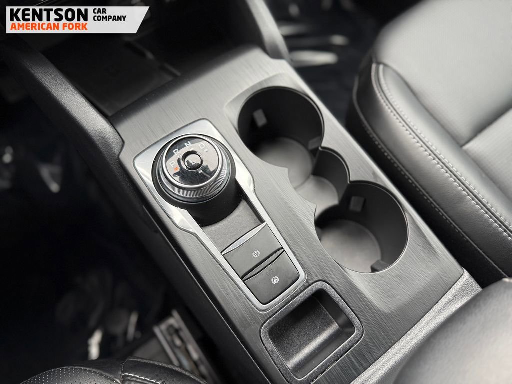 Used 2025 Ford Escape Platinum image 28