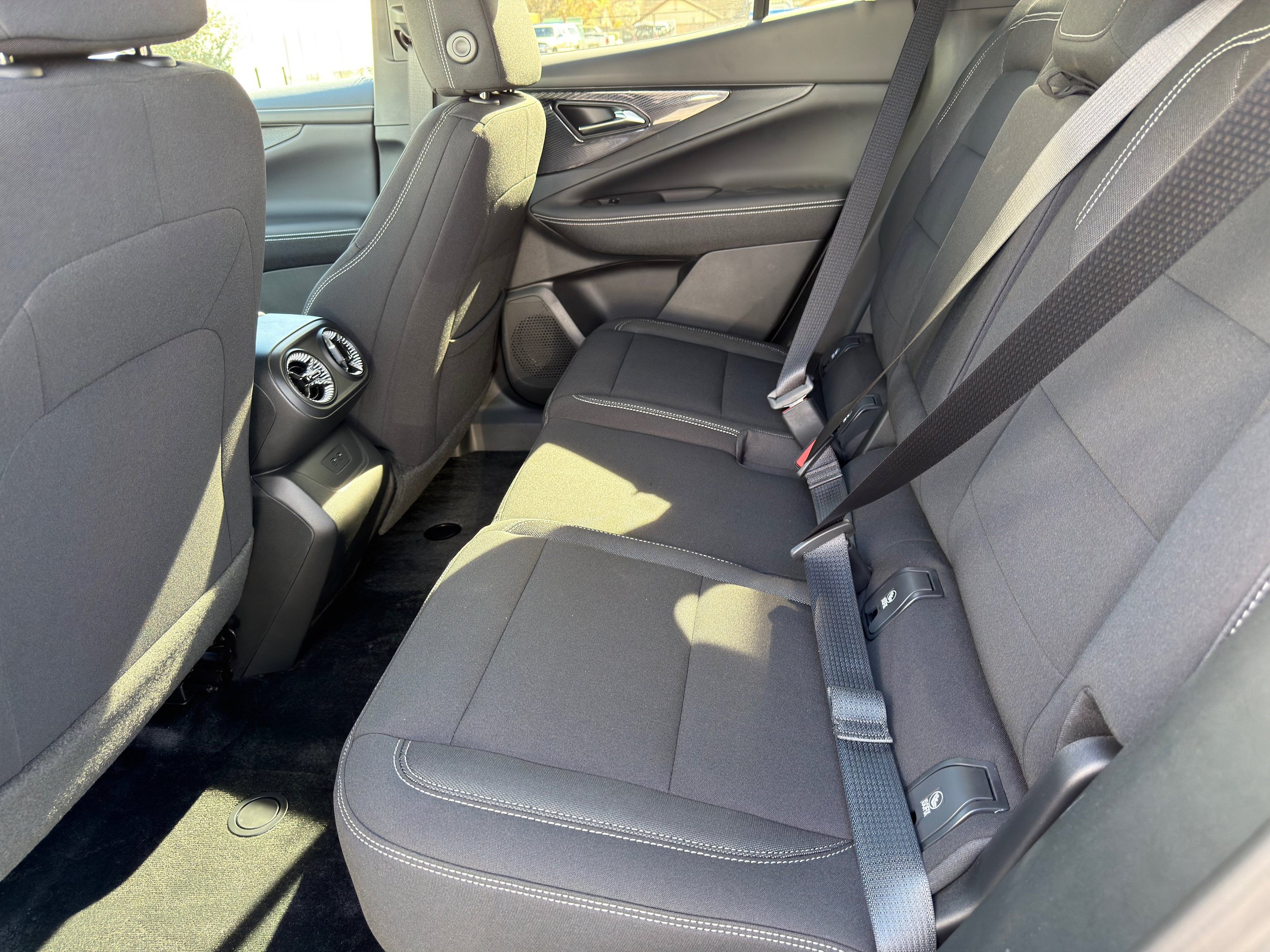 New 2026 Chevrolet Blazer EV LT w/ LPO, Blackout Package FWD image 18