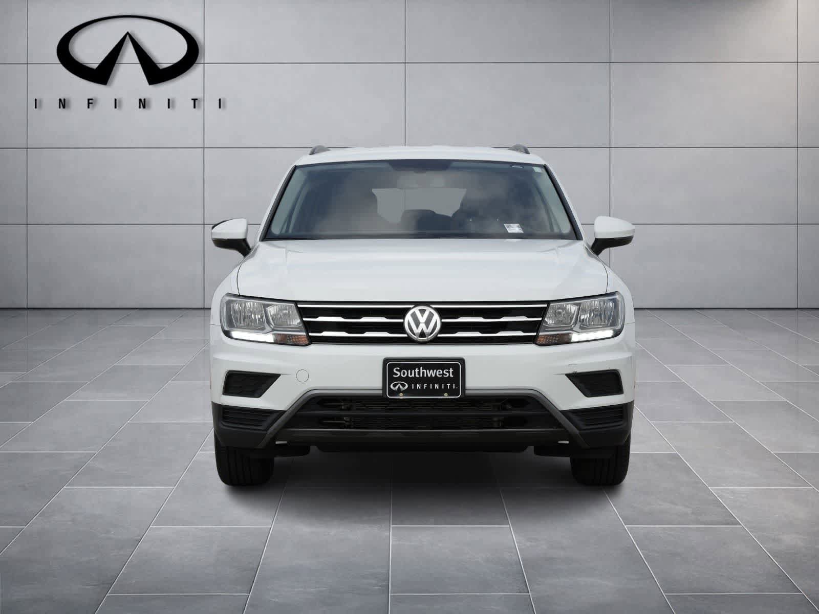 Used 2018 Volkswagen Tiguan SE w/ 3rd Row Seat Package AWD/4WD image 2