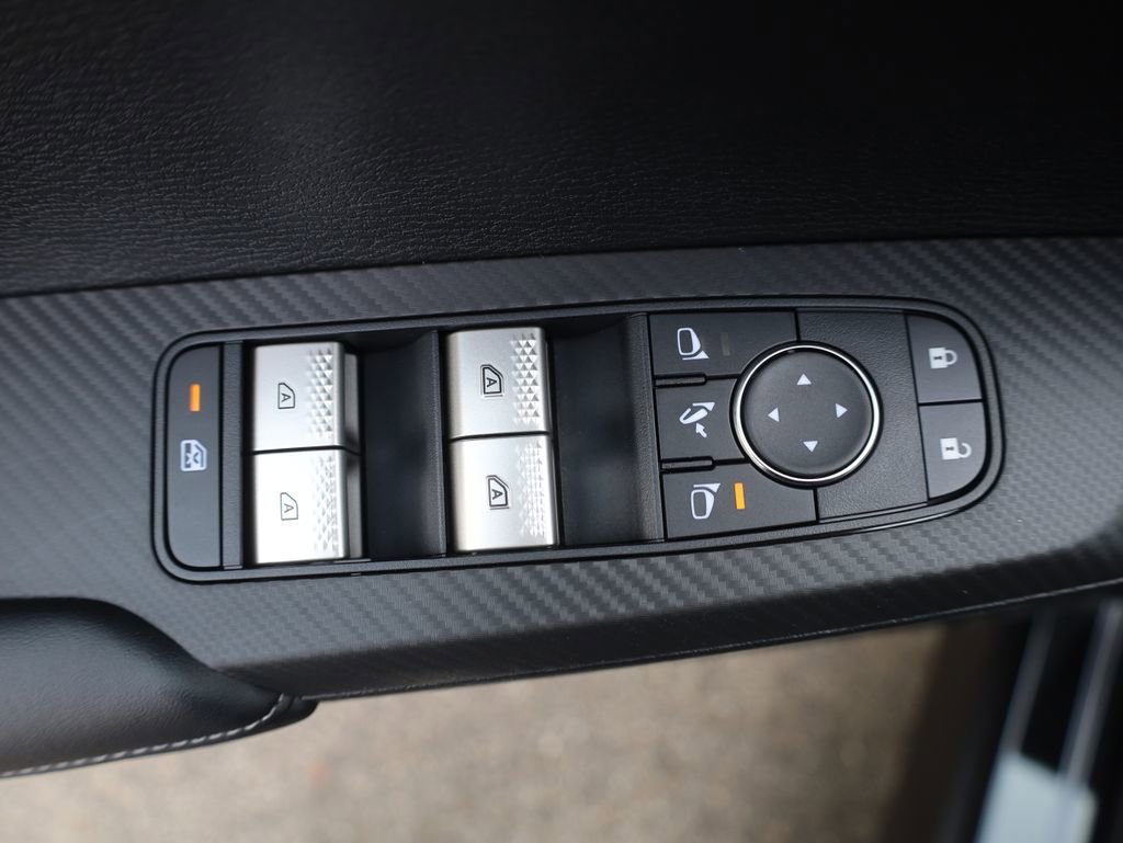 New 2025 Mitsubishi Outlander SE image 37