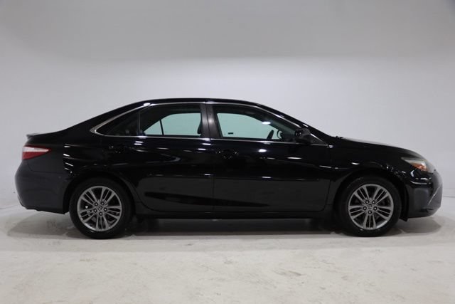 Used 2016 Toyota Camry SE w/ Moonroof Package FWD image 8