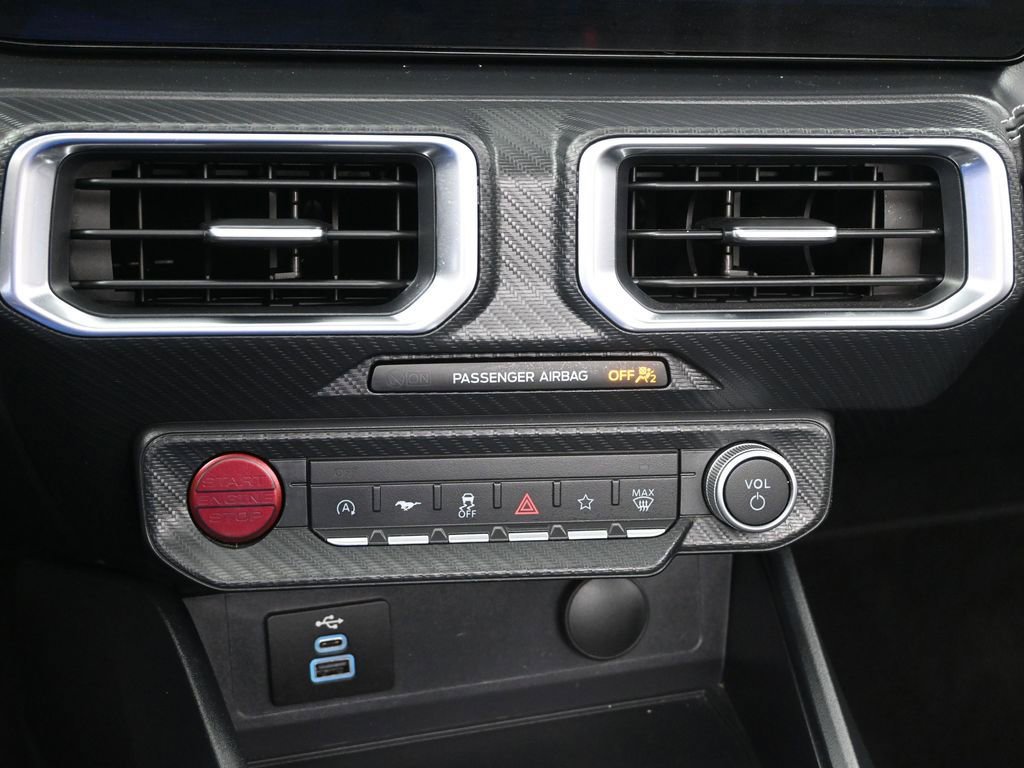 Used 2025 Ford Mustang Premium image 19