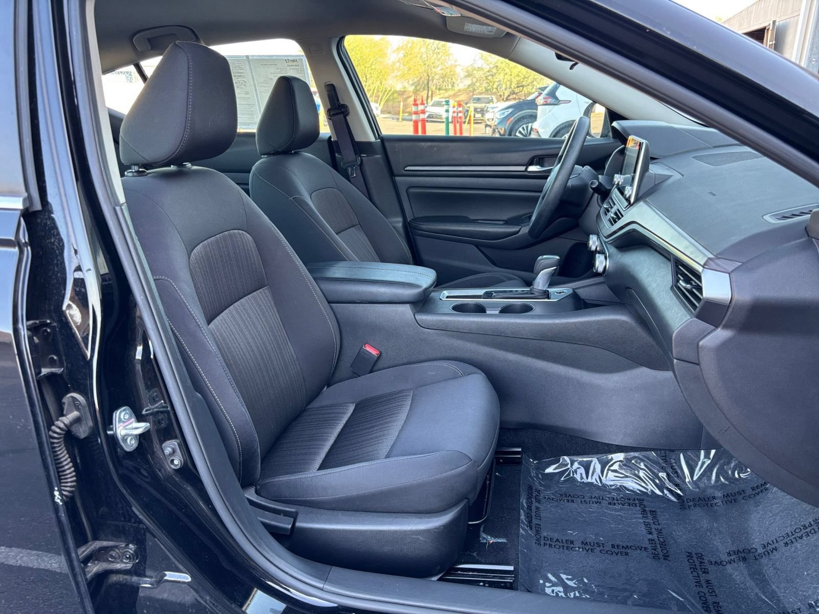 Used 2025 Nissan Altima 2.5 SV FWD image 36