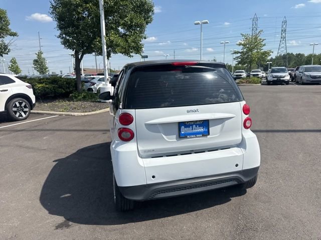 Used 2015 smart fortwo pure RWD image 13