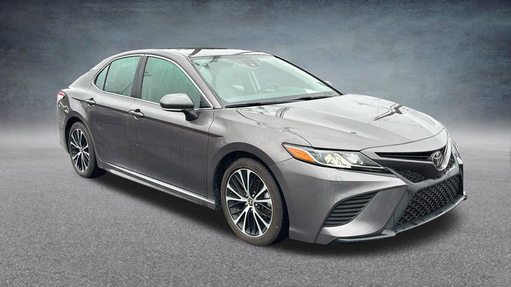 Used 2020 Toyota Camry SE w/ Cold Weather Package AWD/4WD image 3