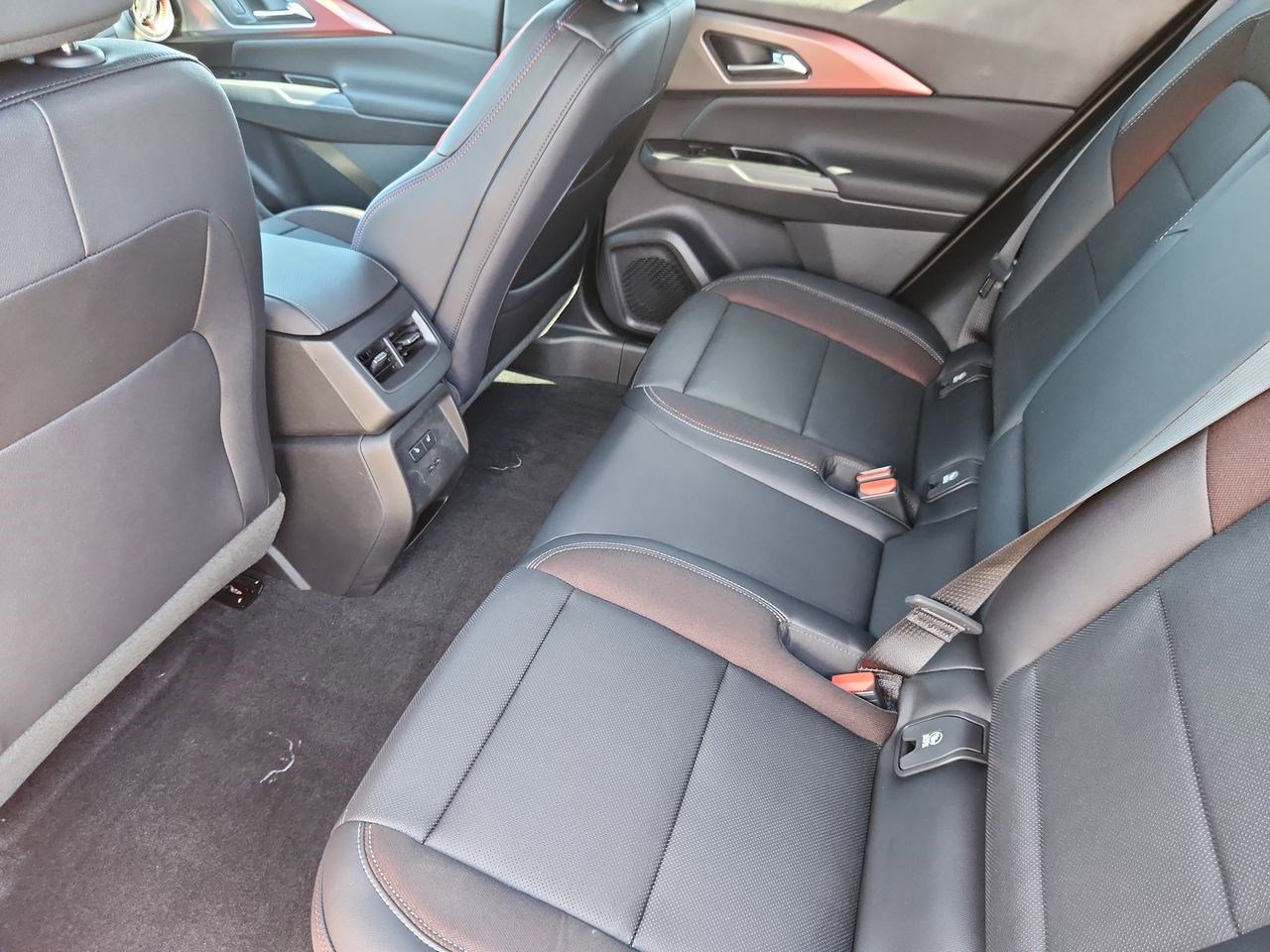 New 2026 Chevrolet Equinox EV RS image 28