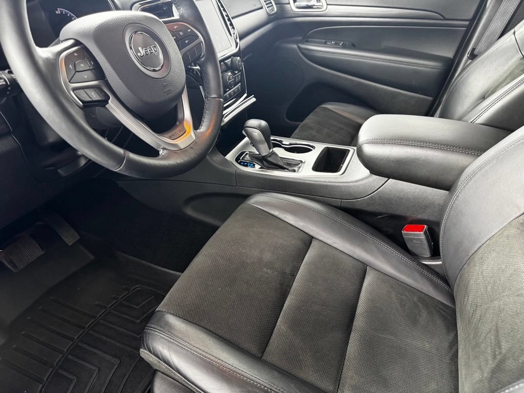 Used 2021 Jeep Grand Cherokee Laredo AWD/4WD image 13