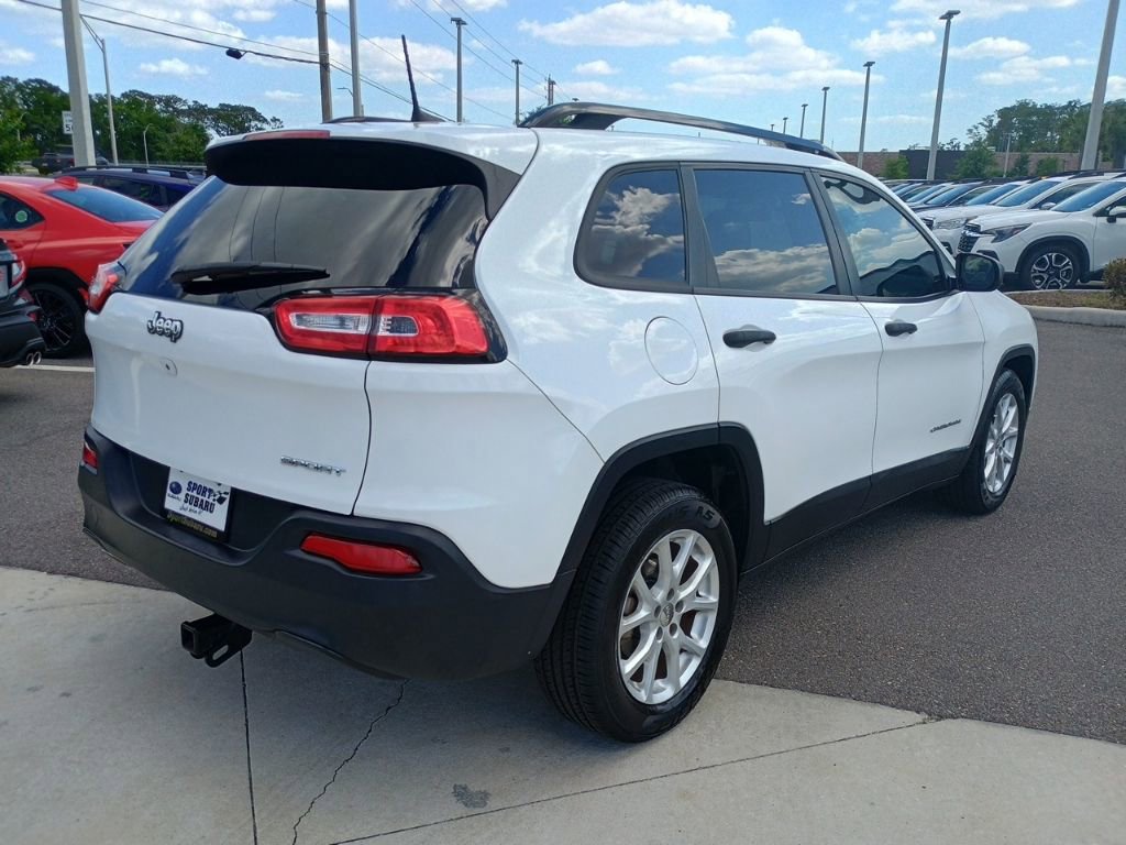 Used 2016 Jeep Cherokee Sport image 5