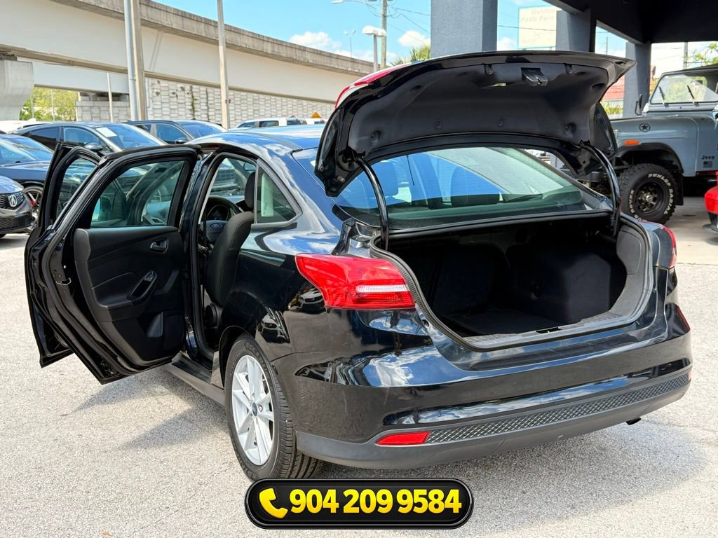 Used 2018 Ford Focus SE FWD image 25
