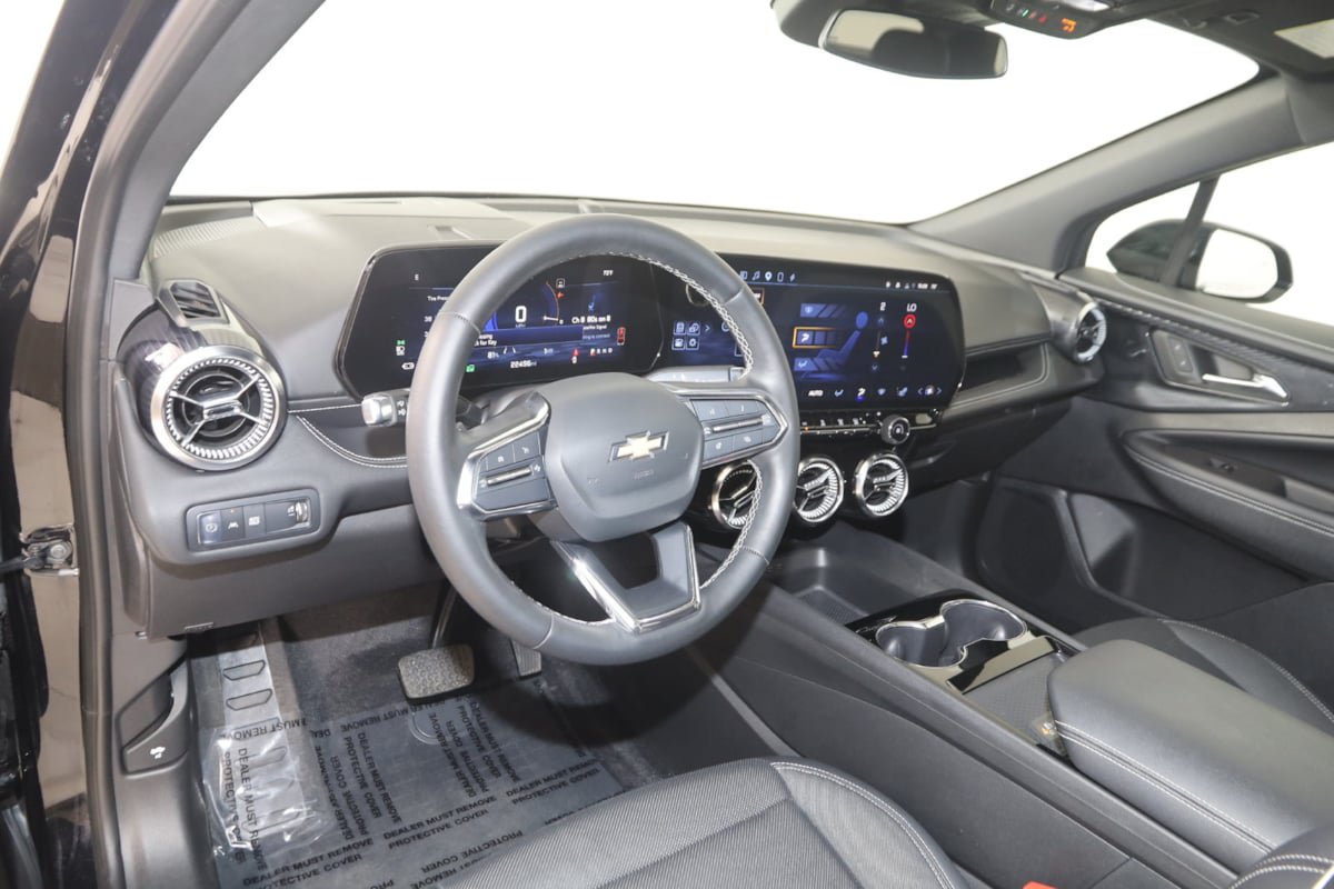 Used 2024 Chevrolet Blazer EV LT AWD/4WD image 23