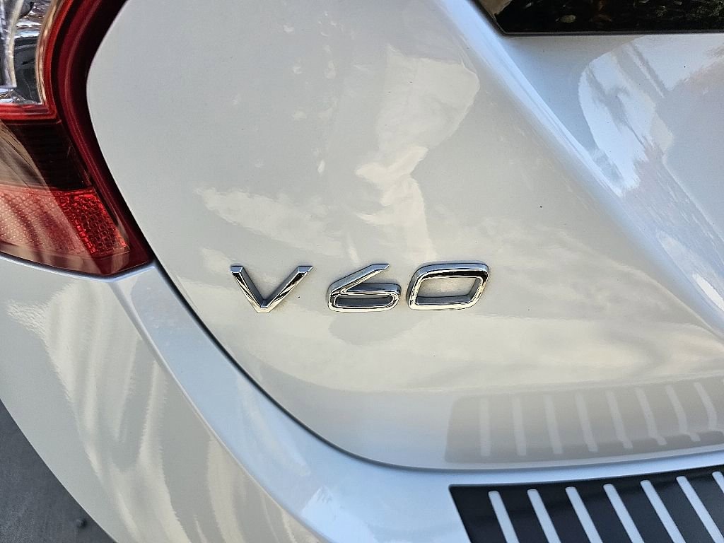 Used 2015 Volvo V60 T5 Premier w/ Protection Package image 10