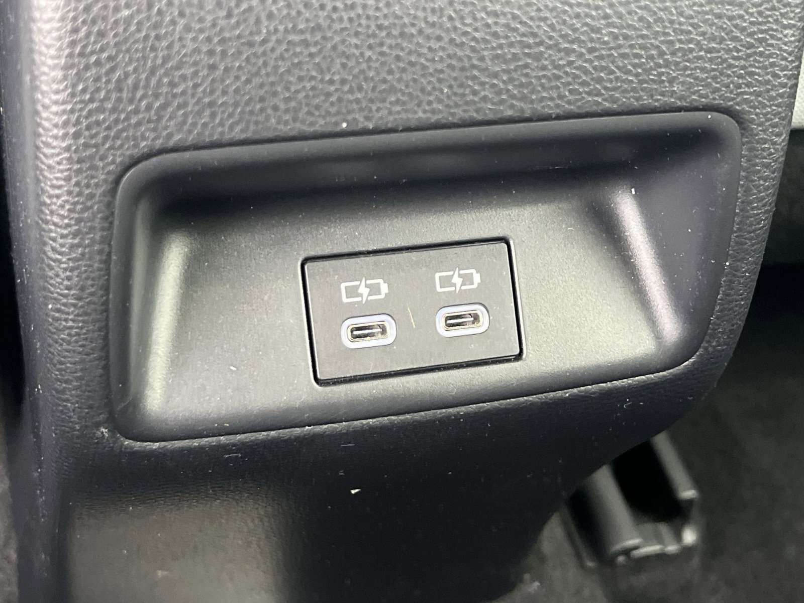 Used 2025 Toyota Corolla SE image 30