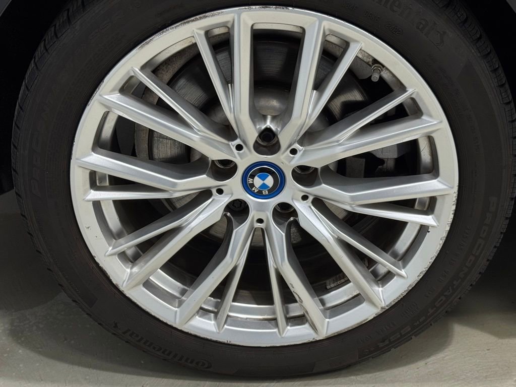 Used 2023 BMW 330e xDrive w/ Driving Assistance Package AWD/4WD image 9