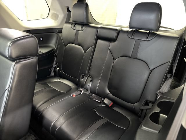 Used 2024 Honda Pilot Touring image 15