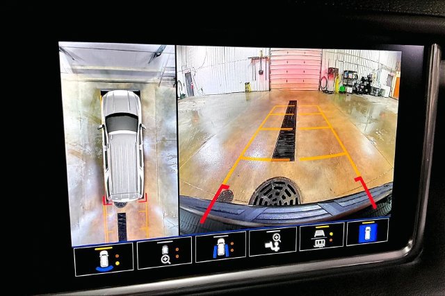Used 2022 GMC Yukon Denali AWD/4WD image 26