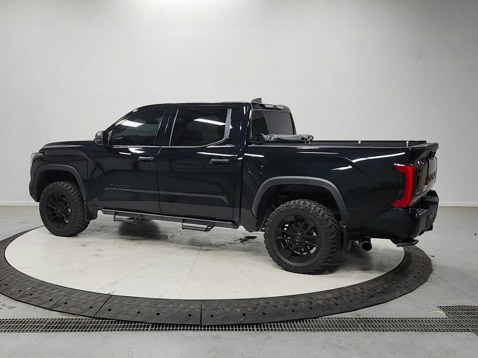Used 2024 Toyota Tundra SR5 AWD/4WD image 5