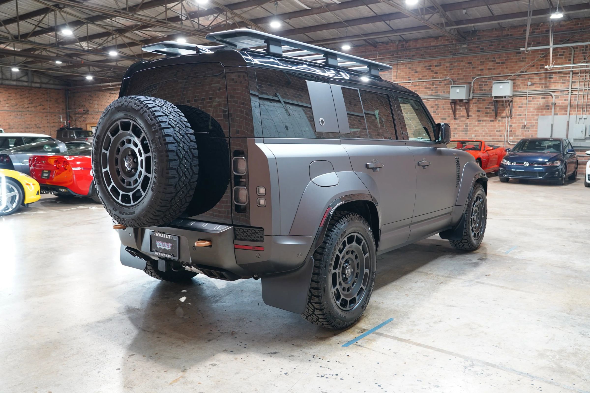 Used 2025 Land Rover Defender 110 image 19