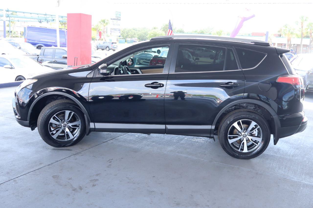 Used 2017 Toyota RAV4 XLE w/ All Weather Liner Package AWD/4WD image 8