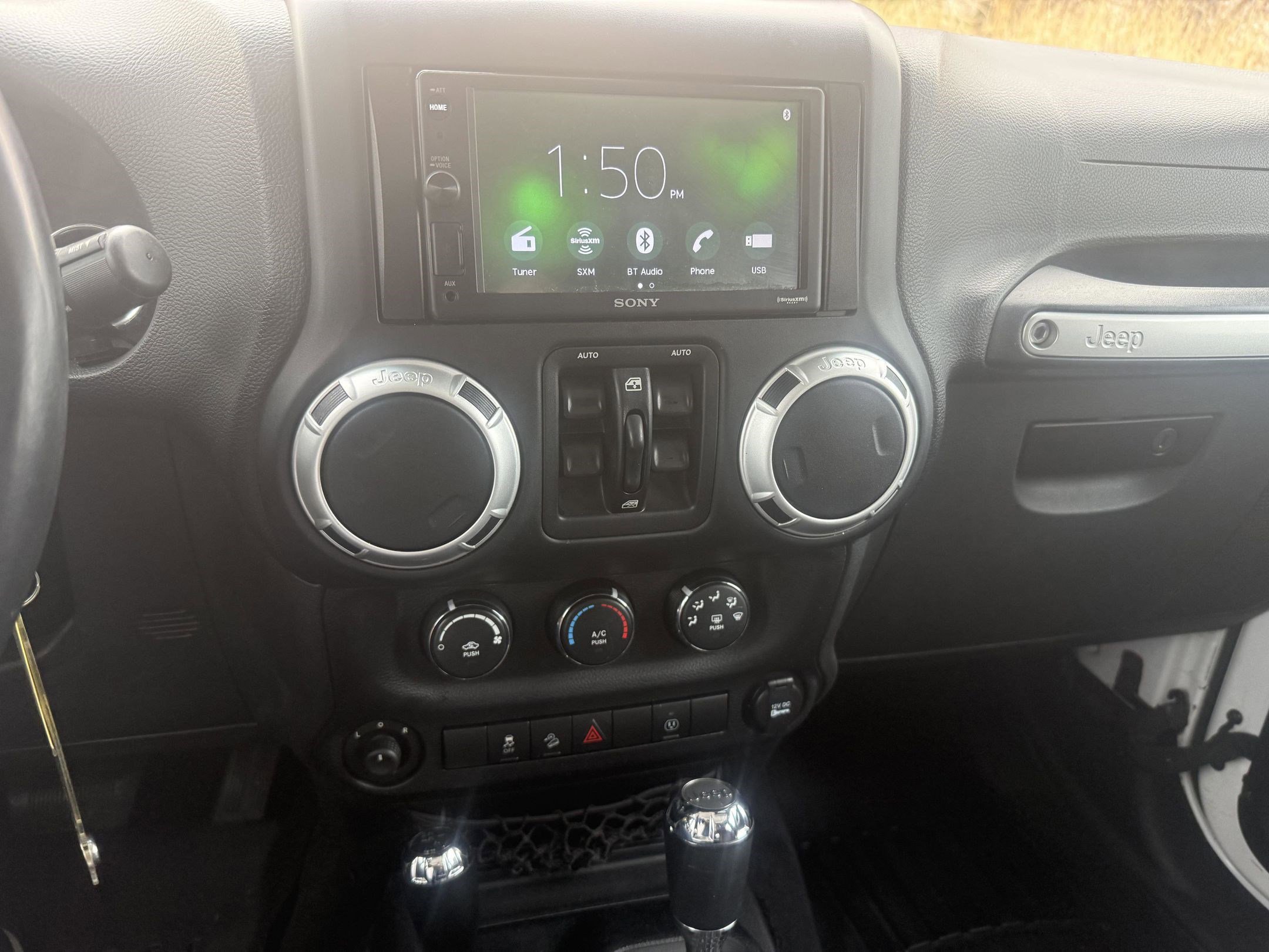 Used 2013 Jeep Wrangler Unlimited Sahara image 24