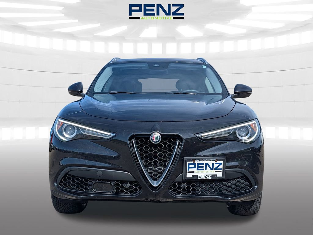 Used 2018 Alfa Romeo Stelvio Ti AWD/4WD image 2