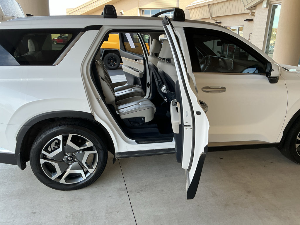 Used 2023 Hyundai Palisade Limited image 14