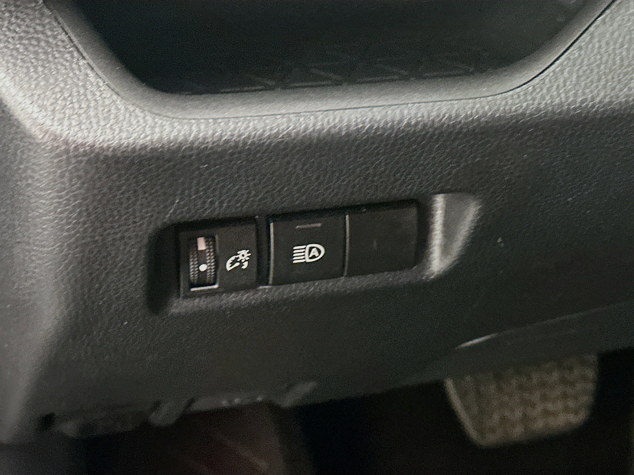 Used 2024 Toyota RAV4 LE image 17