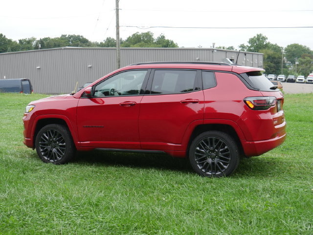Used 2022 Jeep Compass Limited w/ (RED) Package AWD/4WD image 11